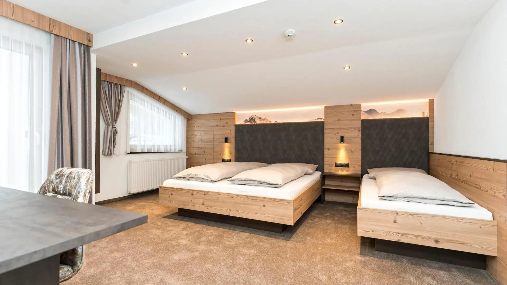לינה וארוחת בוקר אישגל Hotel Garni Pfeifer